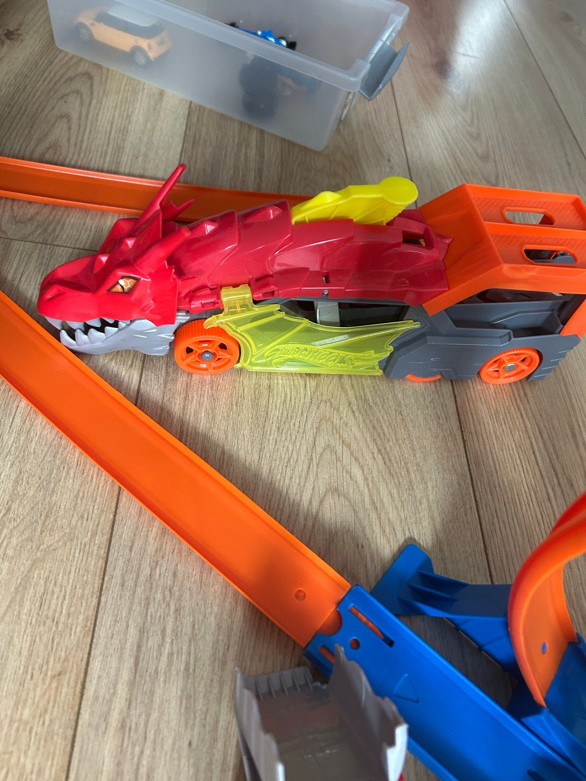 Hot Wheels Stunt Garage & Drakenbaan Set, Ophalen of Verzenden, Zo goed als nieuw