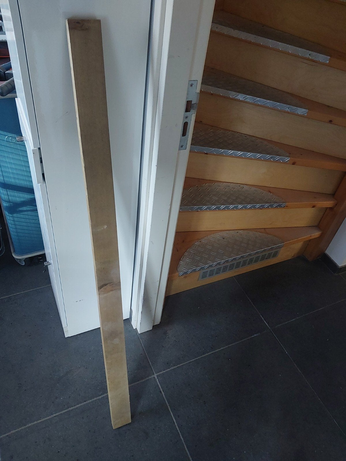 75 stuks Geïmpregneerde latten 131x7x2.8 cm, Ophalen, Minder dan 25 mm, Plank, Minder dan 200 cm
