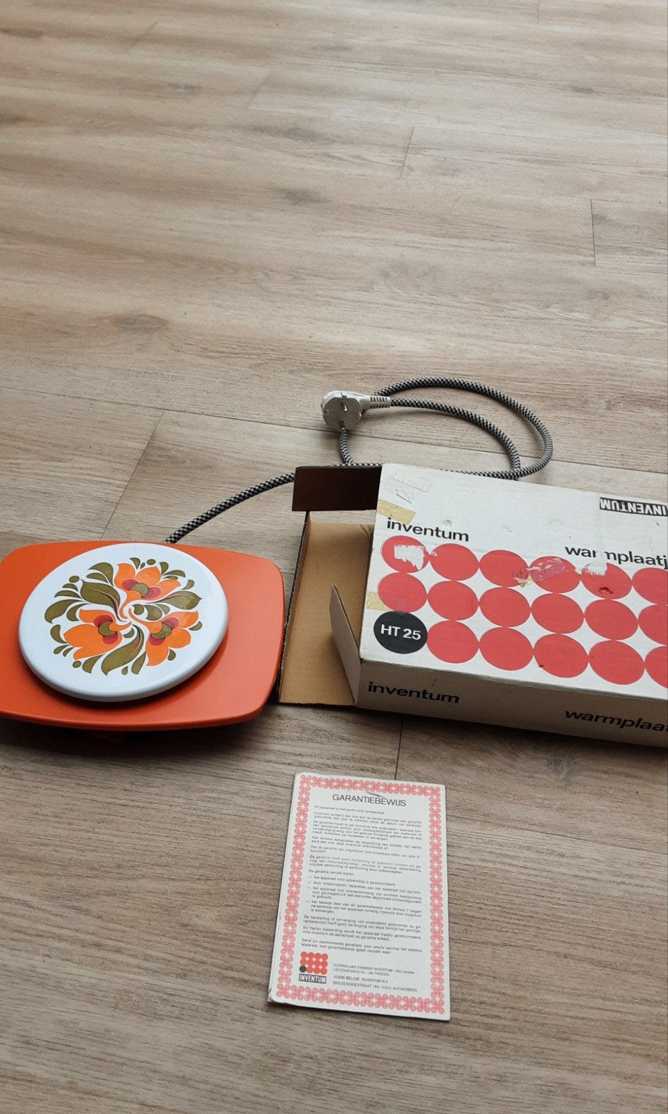 Vintage Inventum Warmhoudplaatje HT 25 - Oranje Bloemen, Antiek en Kunst, Antiek | Keukenbenodigdheden, Ophalen of Verzenden