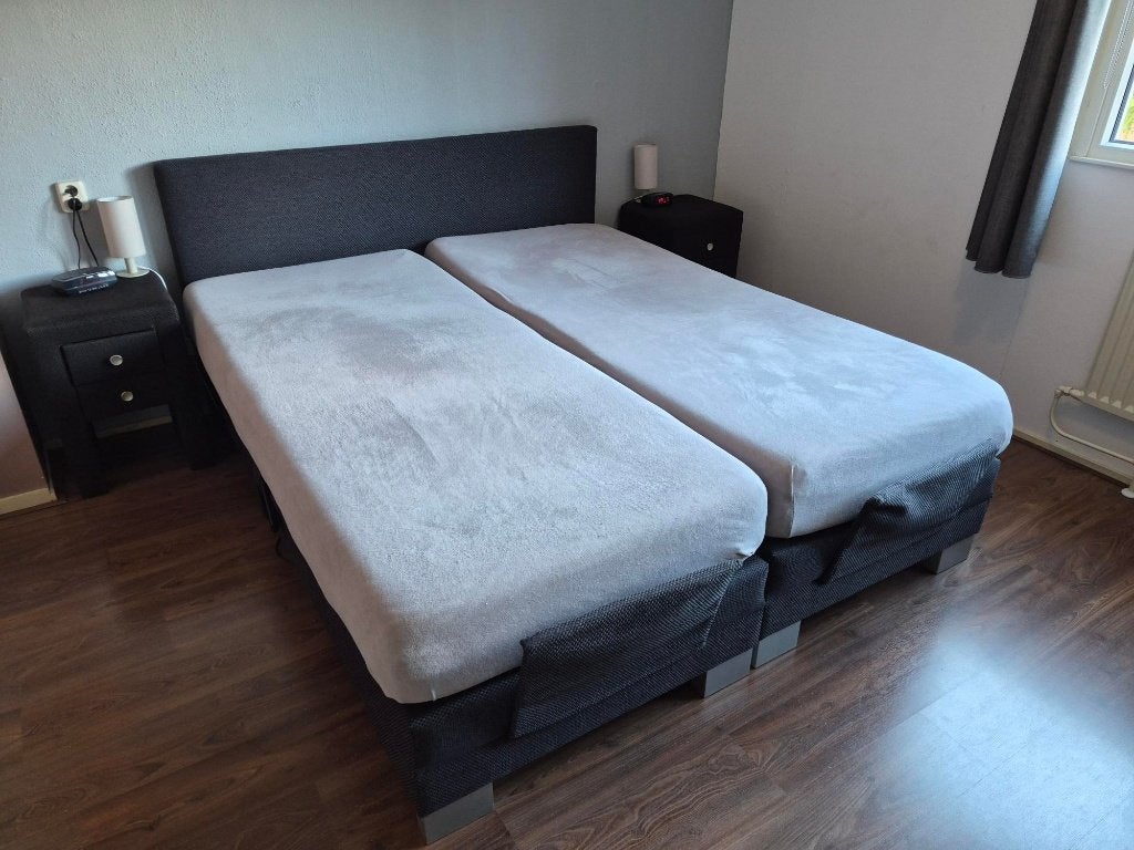 Elektrische verstelbare bed, Huis en Inrichting, Ophalen, Overige materialen, 210 cm, Tweepersoons