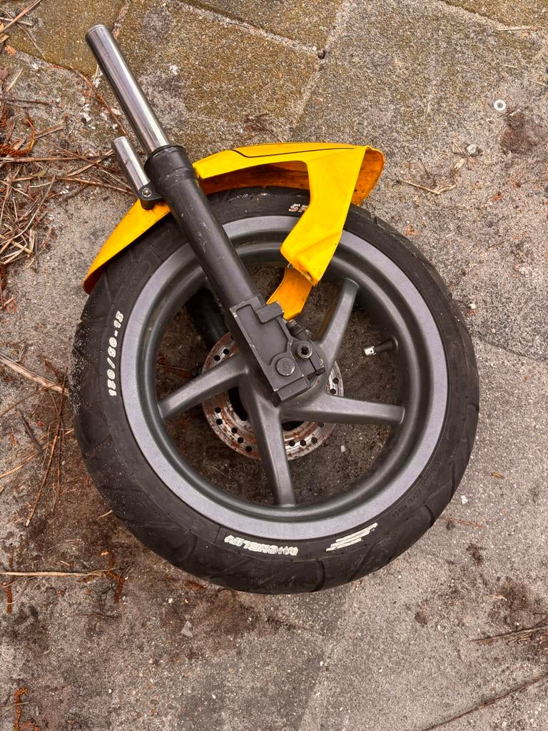 Aprilia SR voorband 130/60-13 met velg, Ophalen of Verzenden, Gebruikt, Overige typen, Aprilia