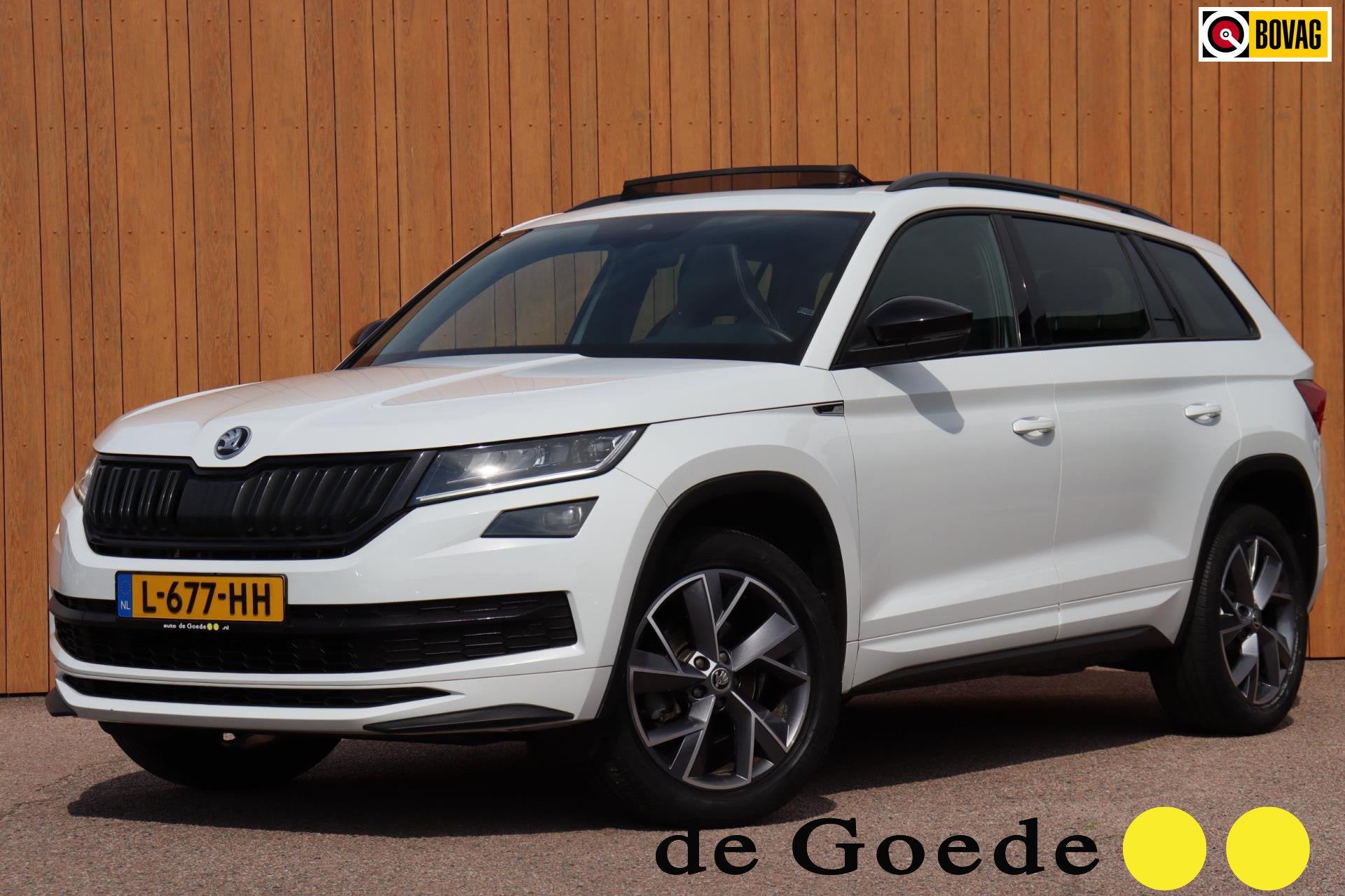Skoda Kodiaq 1.5 TSI Sportline Business orgNL schuifdak trek, Auto's, Voorwielaandrijving, 12 maanden, 4 cilinders, Wit