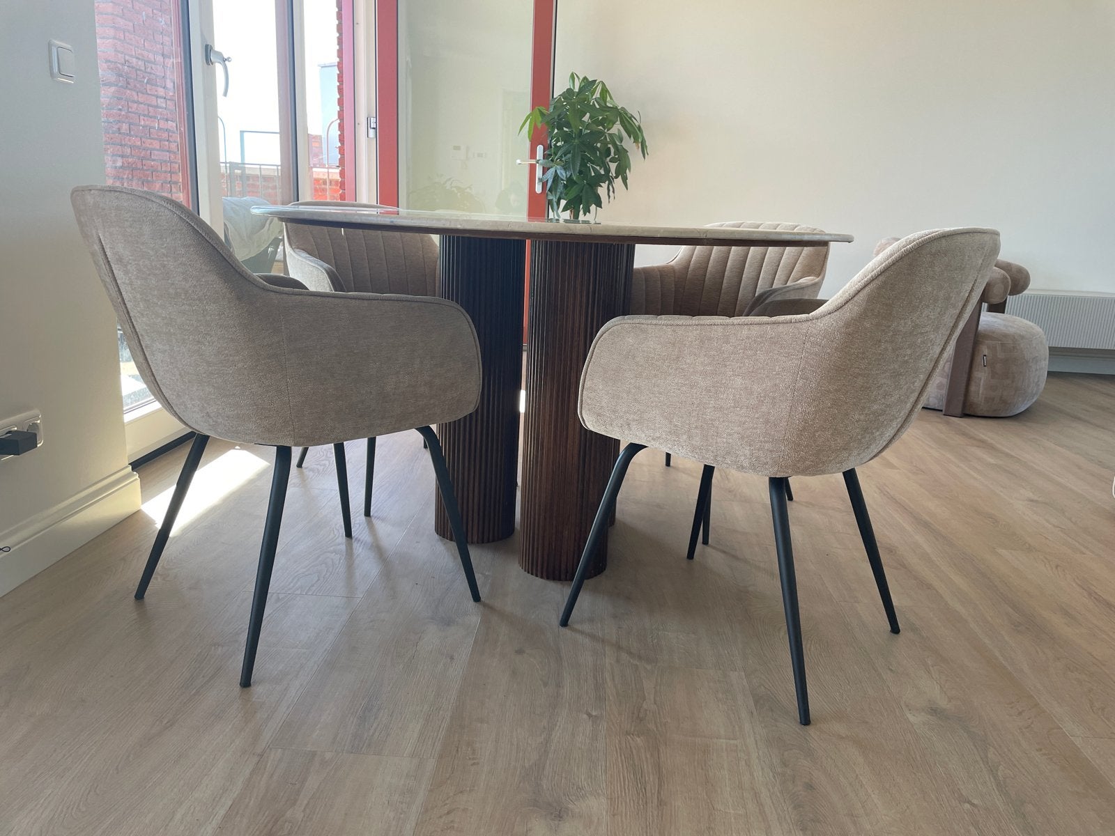 Ronde eettafel met marmeren blad en houten onderstel, Huis en Inrichting, Ophalen, Gebruikt, 100 tot 150 cm, Rond