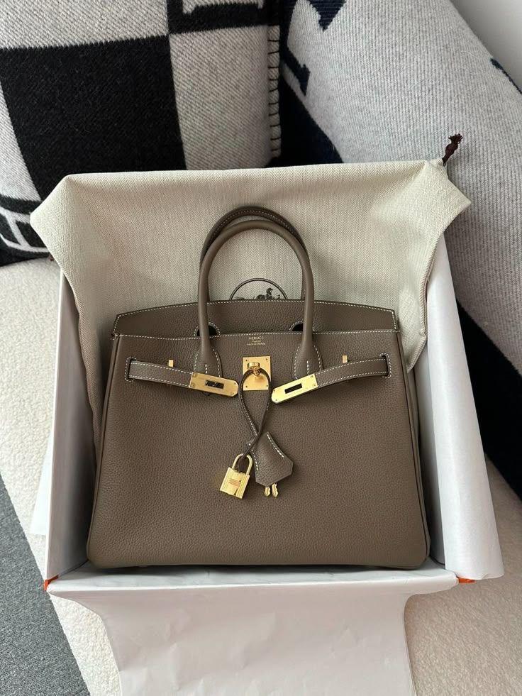 Birkin bag, Ophalen, Zo goed als nieuw