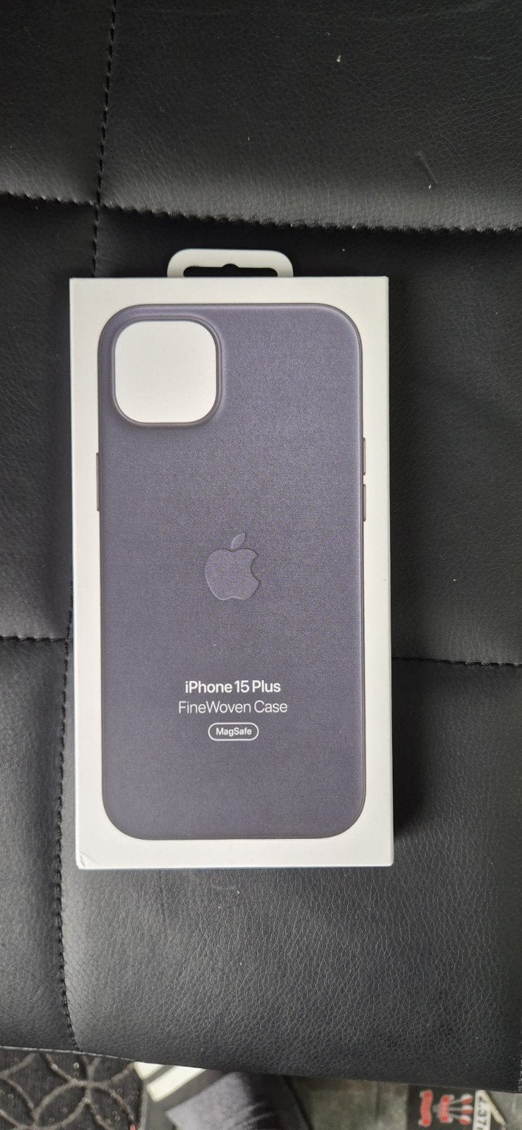Apple iPhone 15 Plus FineWoven Case zwart magsafe, Telecommunicatie, Textiel, MagSafe, Bruin, Nieuw