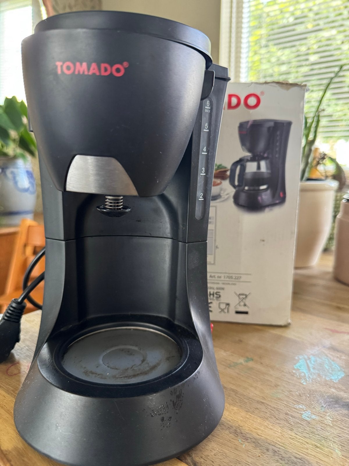 Tomado Koffiezetapparaat Zwart - Compact en Functioneel, Witgoed en Apparatuur, Ophalen, Gebruikt, Koffiemachine, Gemalen koffie