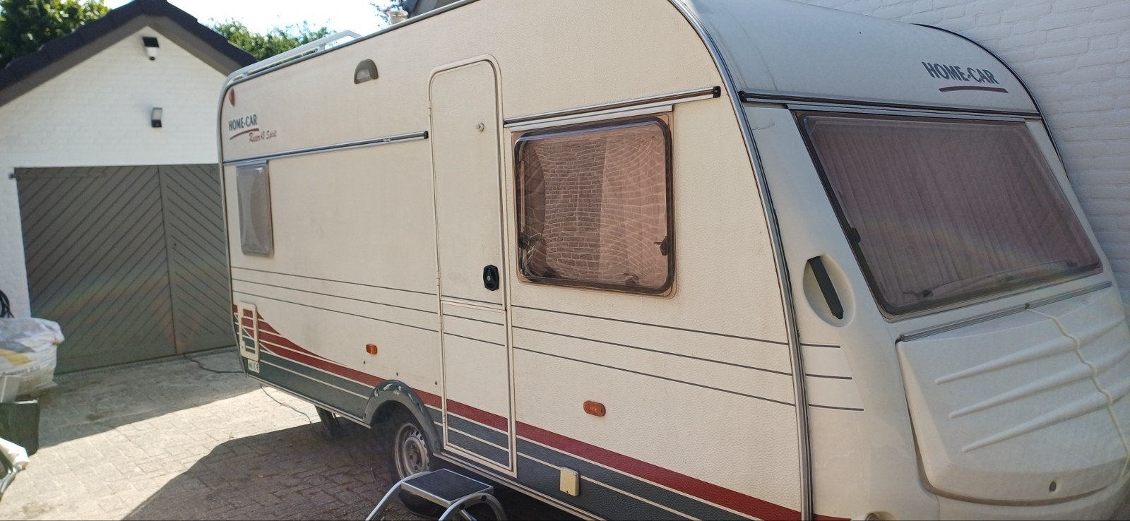 Home-Car caravan met voortent en fietsenrek, Home-car, Vast bed, Rondzit, Luifel