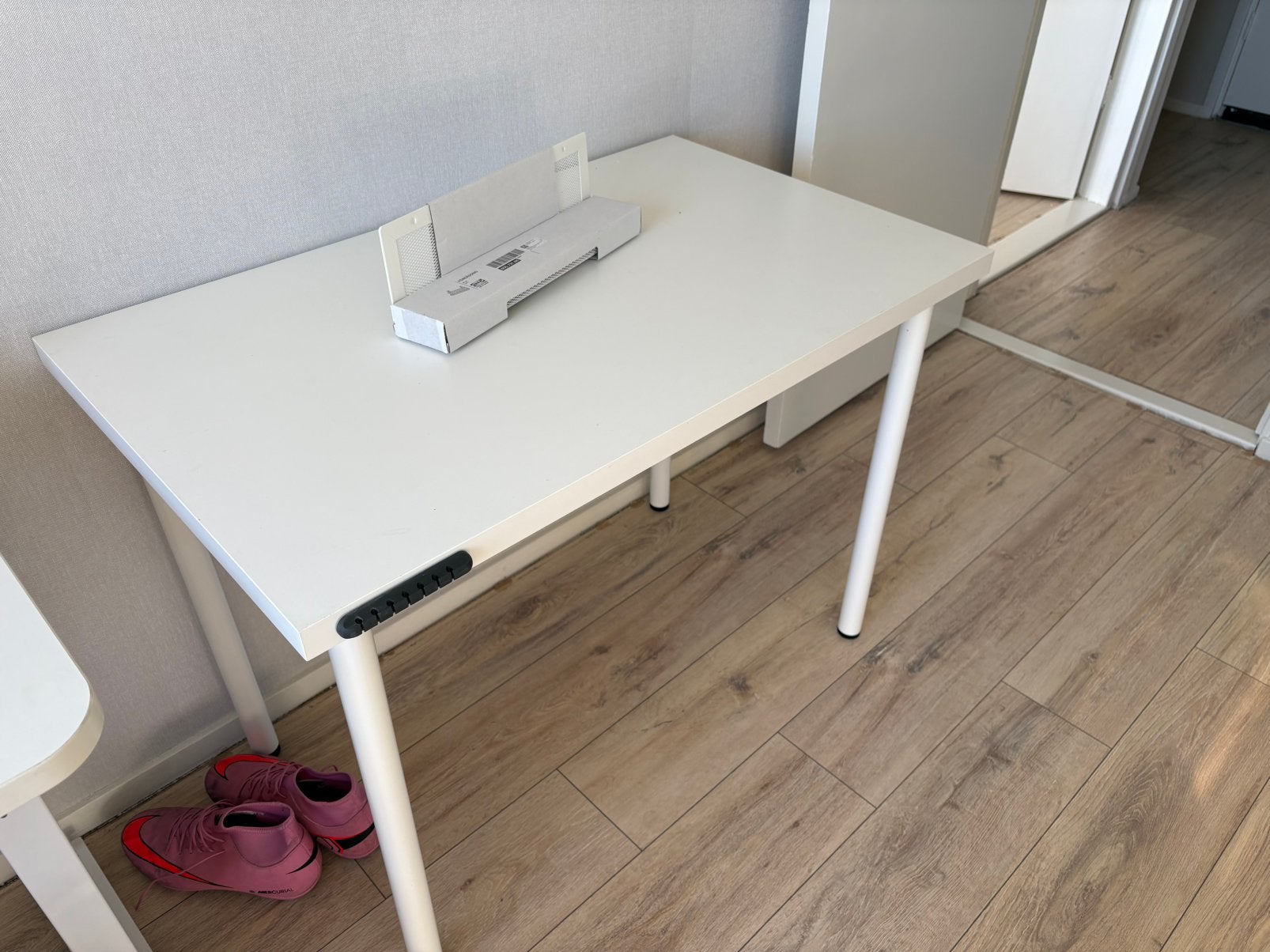 Bureau ikea, Ophalen, Zo goed als nieuw