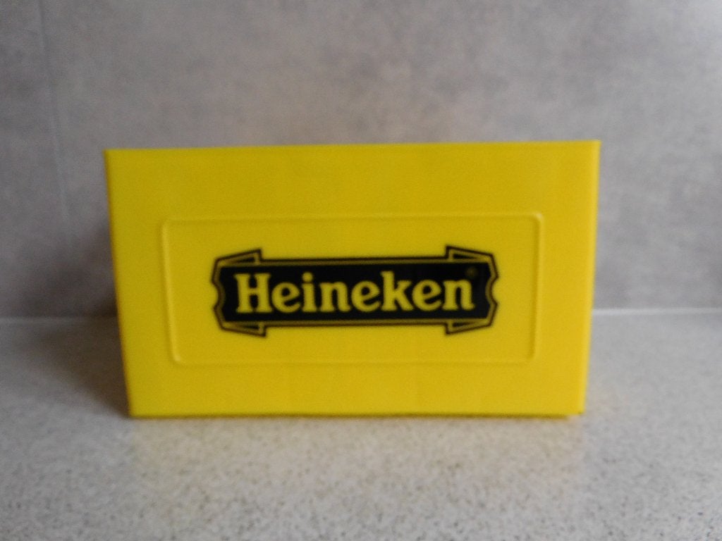 Heineken Kratje CD Rek 20x15x12 cm. 14 CD's Geel, Huis en Inrichting, Woonaccessoires | Cd- en Dvd-rekken, Kunststof, Minder dan 25 discs