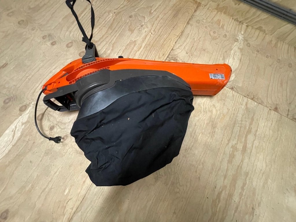 Flymo bladblazer, Ophalen, Gebruikt, Met opvangzak, Handgedragen