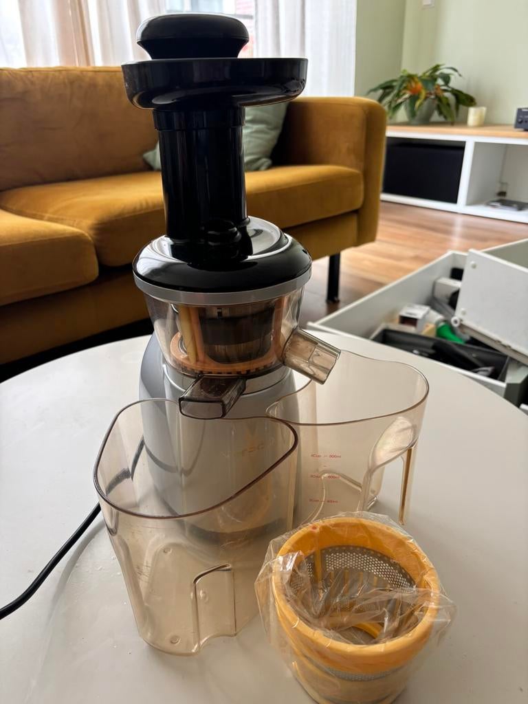 Versapers slowjuicer - Hurom HU-300, Ophalen, Zo goed als nieuw