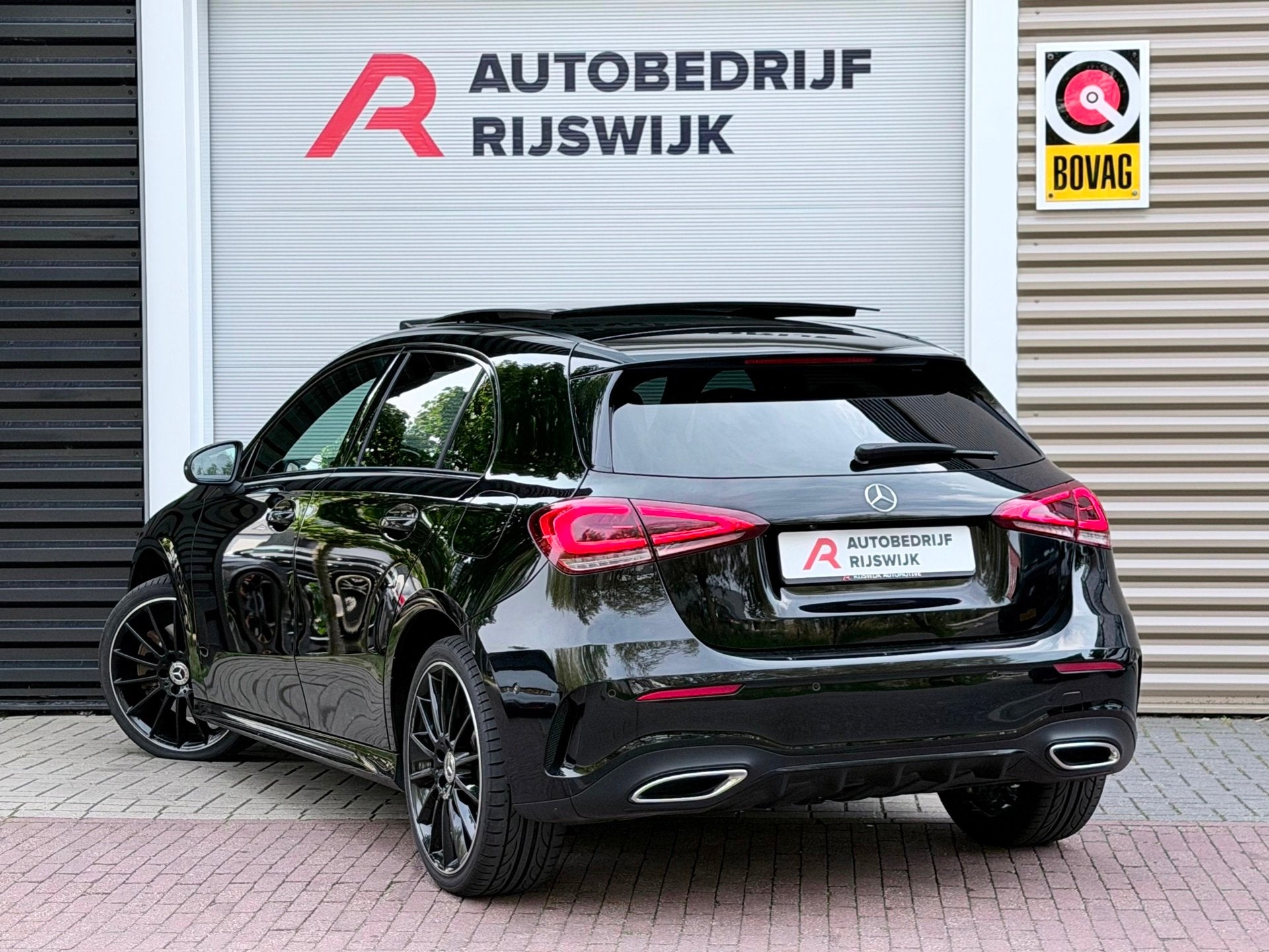 Mercedes-Benz A-klasse 250 e Premium Plus Pano/Camera/Sfeer, Gebruikt, Euro 6, 4 cilinders, 15 kWh