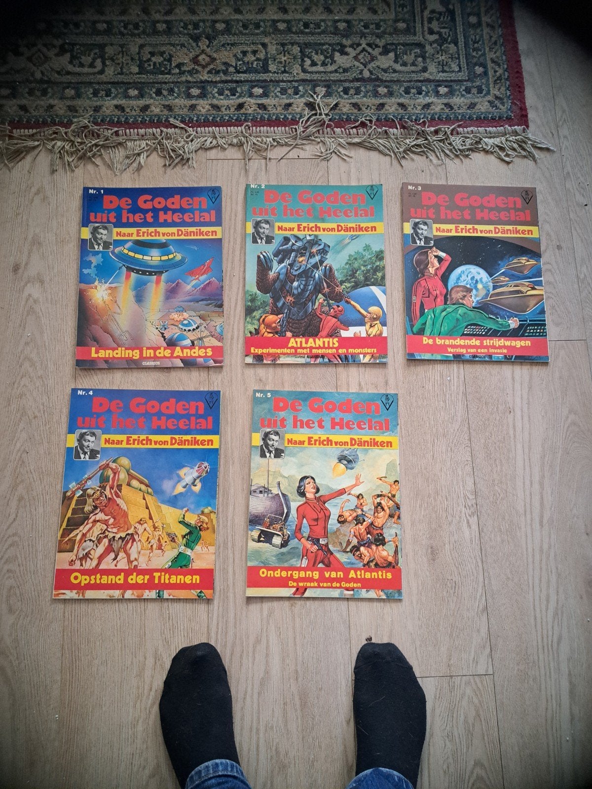 De Goden uit het Heelal bijna Complete serie (5 stripboeken), Complete serie of reeks, Ophalen of Verzenden, Gelezen, Erich von Däniken