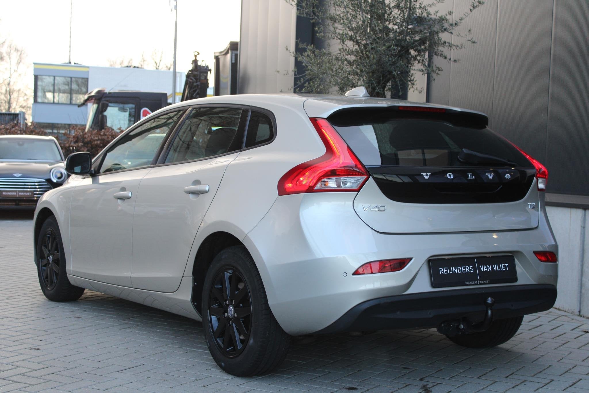 Volvo V40 2.0 T2 Momentum | Sensus Nav. & Tel. | PDC V+A | T, Voorwielaandrijving, 12 maanden, Gebruikt, 4 cilinders