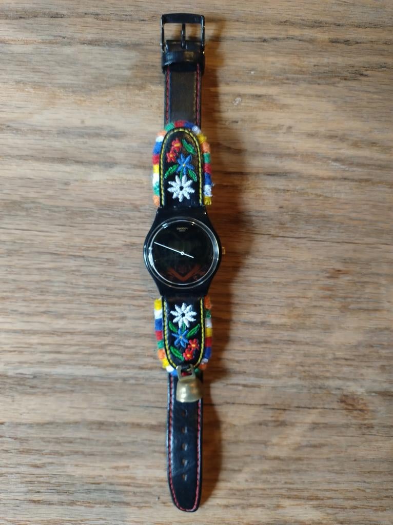 Uniek Swatch horloge Oostenrijkse stijl., Kunststof, Gebruikt, Polshorloge, Ophalen of Verzenden
