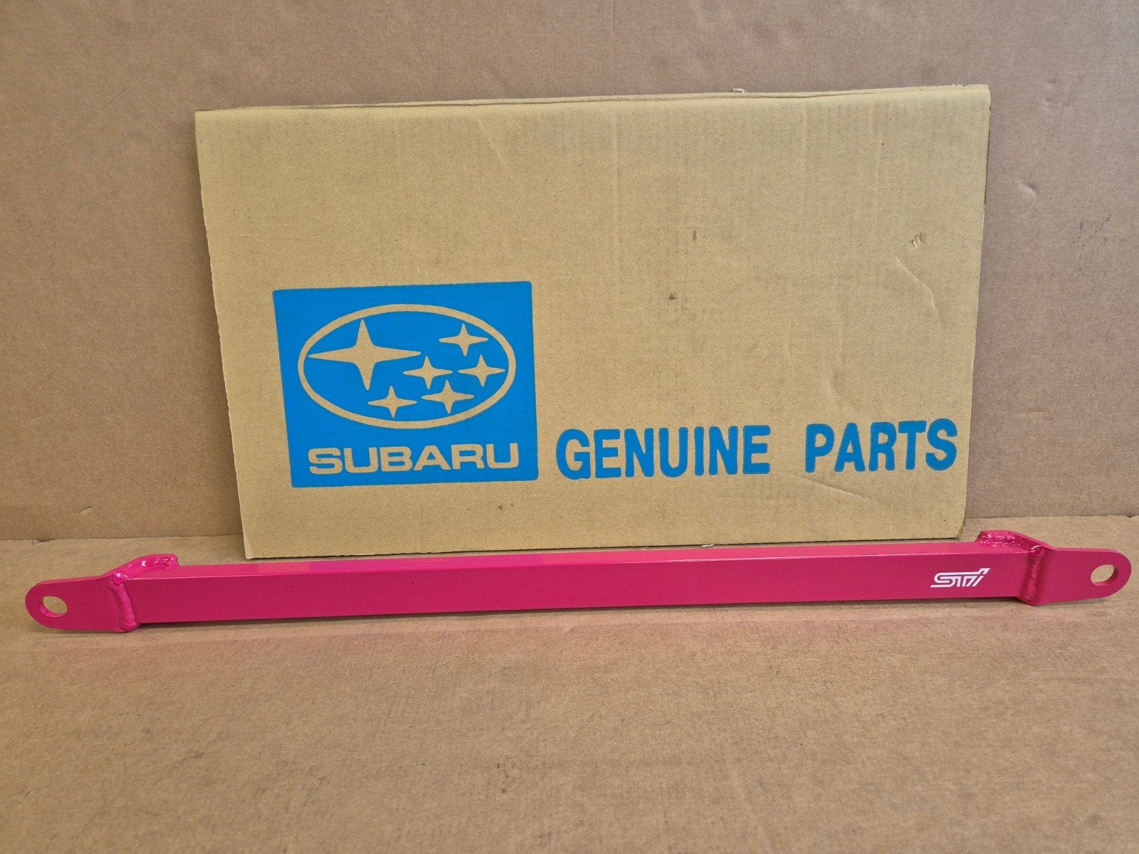 subaru impreza GD wrx sti lower bar ST205104S020 pink oem, Ophalen of Verzenden, Nieuw, Subaru