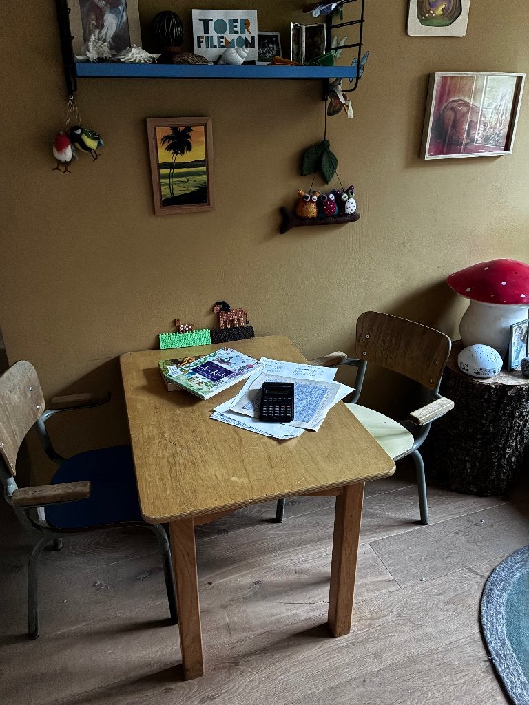 Kindertafel vintage tafeltje met 2 stoeltjes kleuter, Ophalen, Gebruikt, Tafel(s) en Stoel(en)