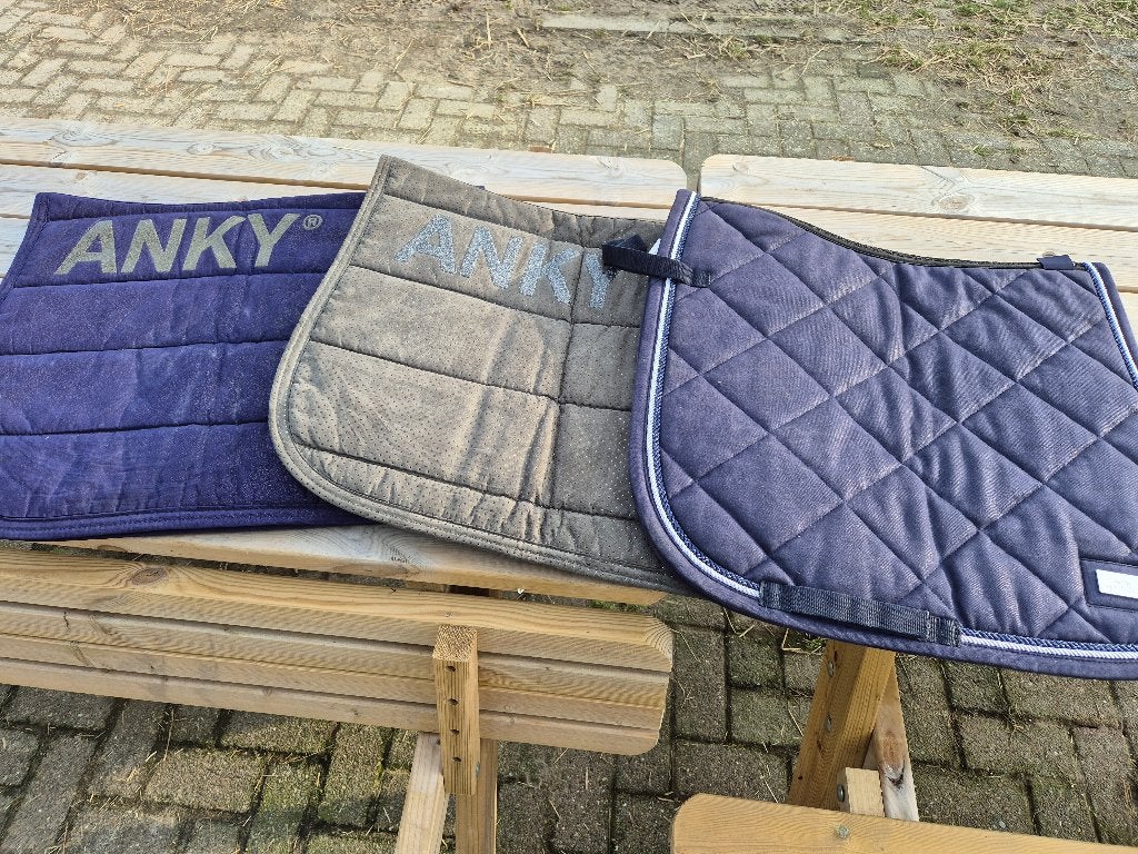 Dressuur dekjes, Dieren en Toebehoren, Paarden en Pony's | Dekens en Dekjes, Full (L), Dressuurdekje, Ophalen of Verzenden, Zo goed als nieuw