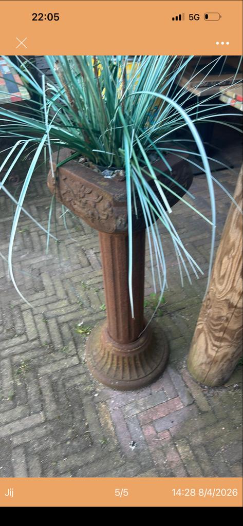 Antieke gietijzeren tuinpotten op voet - set, Antiek en Kunst, Ophalen