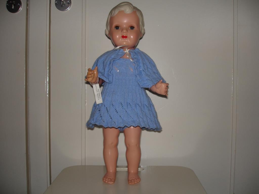 ANTIEKE POP  CELLULOID MINERVA 47 CM, Verzenden