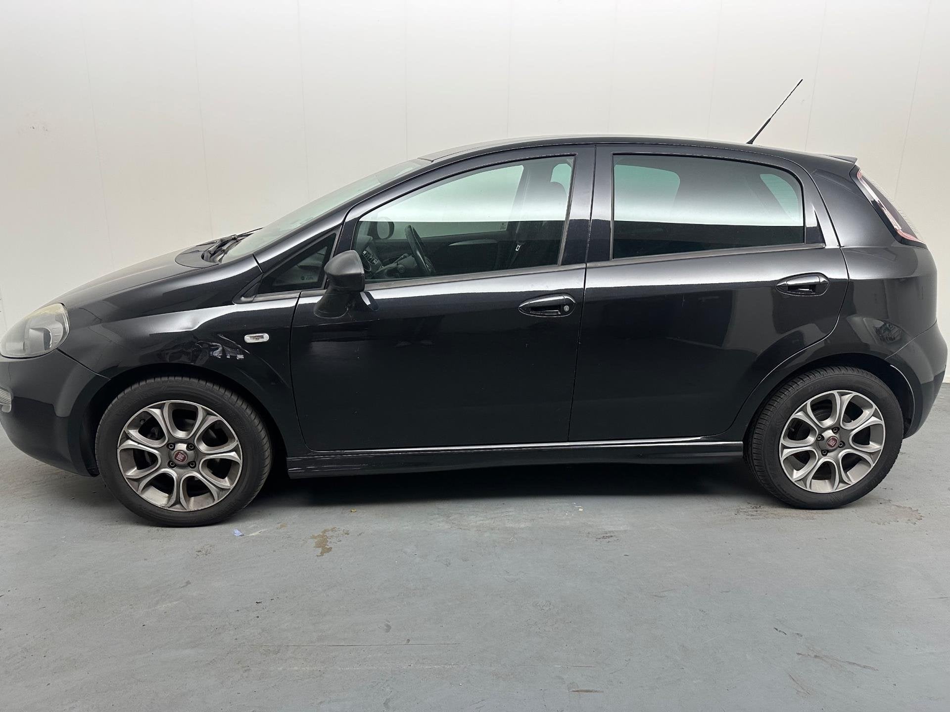Fiat Punto Evo 0.9 TwinAir Lounge # Clima # Nap # Lmv, Voorwielaandrijving, 101 pk, Gebruikt, Origineel Nederlands