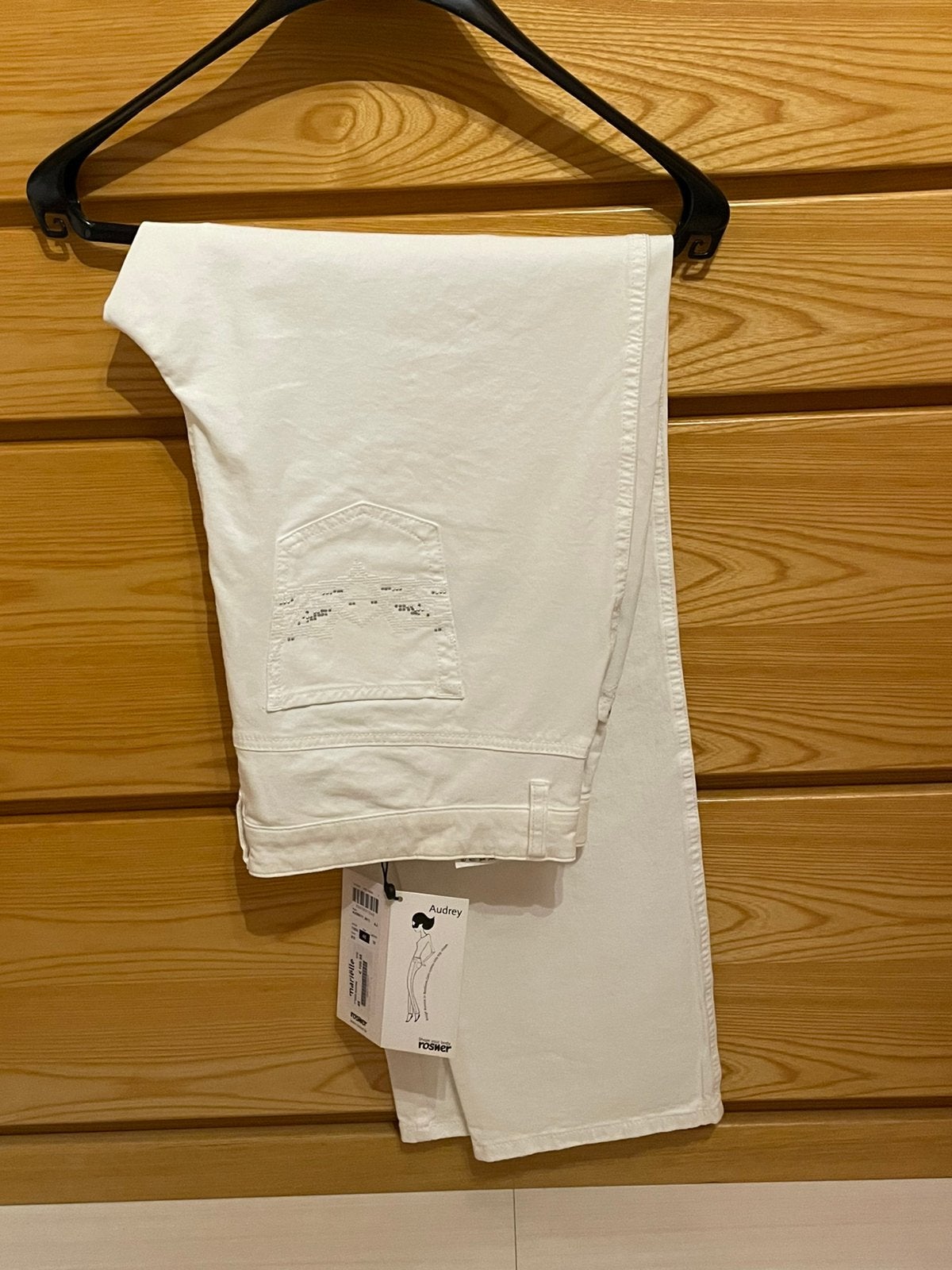 Witte jeansbroek, maat 48, nieuw met kaartje. Merk Rosner, Ophalen of Verzenden, Nieuw, Wit, Overige jeansmaten