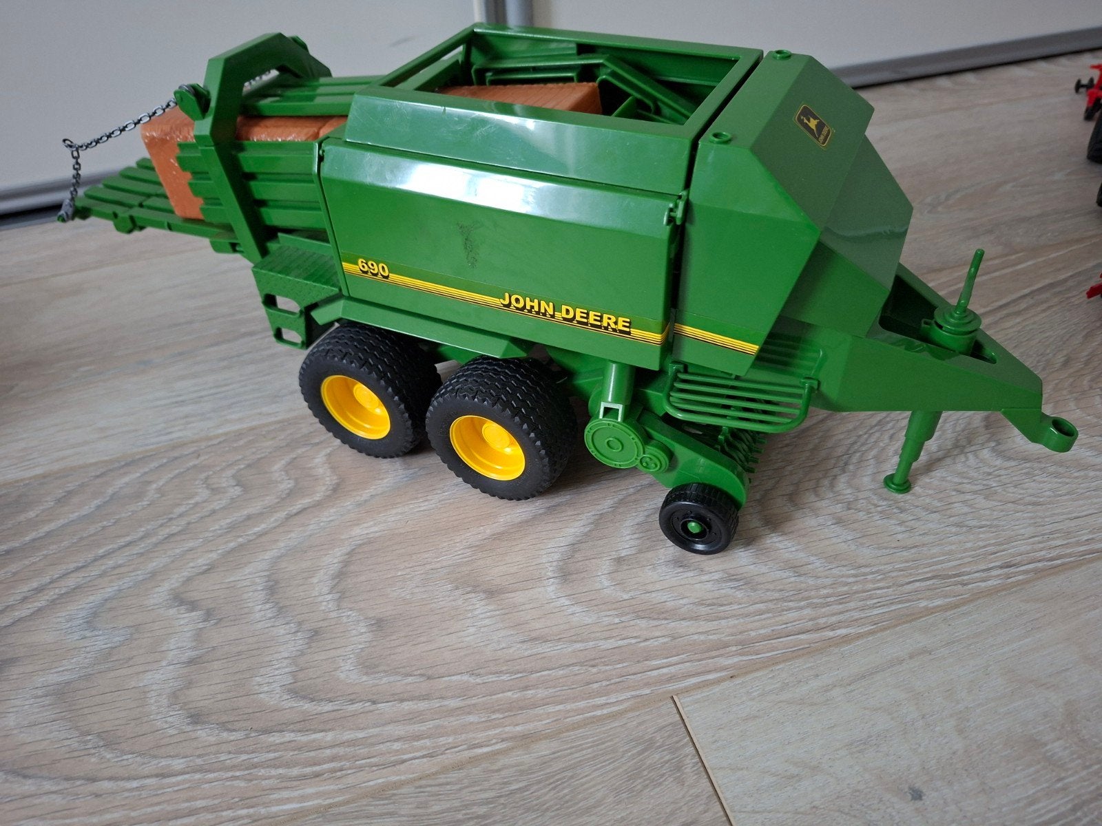John Deere 690 Balenpers Speelgoed, Ophalen of Verzenden, Zo goed als nieuw