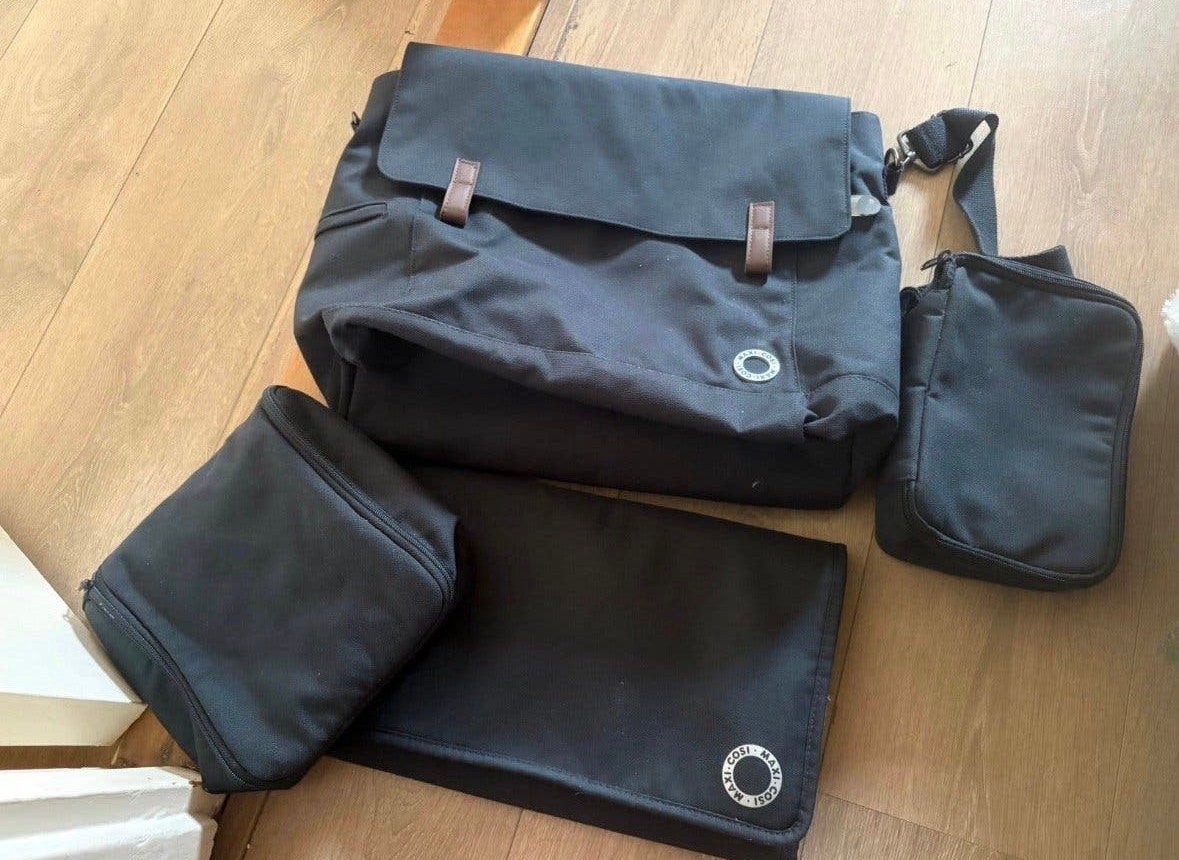 Luiertas met accessoires, Verzorgingstas, Overige merken, Ophalen of Verzenden, Zo goed als nieuw