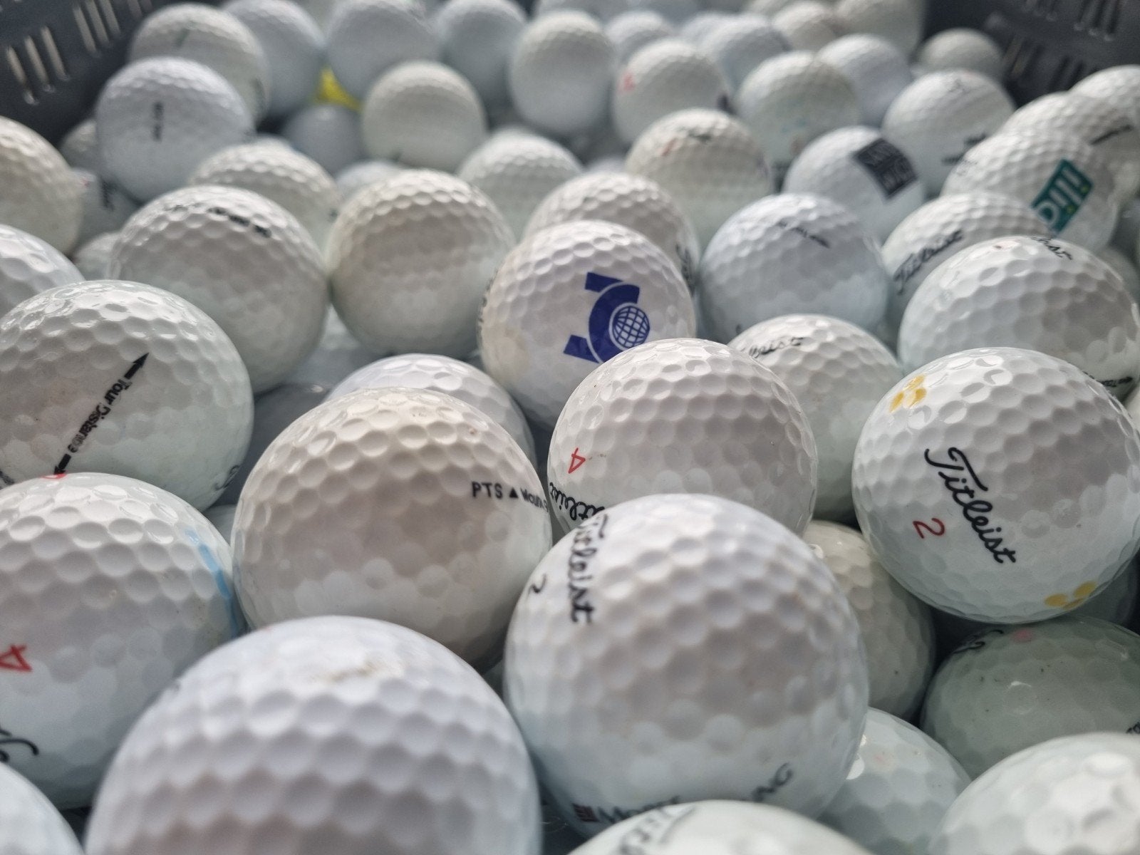 100 Titleist Golfballen €50,00, Ophalen of Verzenden, Gebruikt, Bal(len)