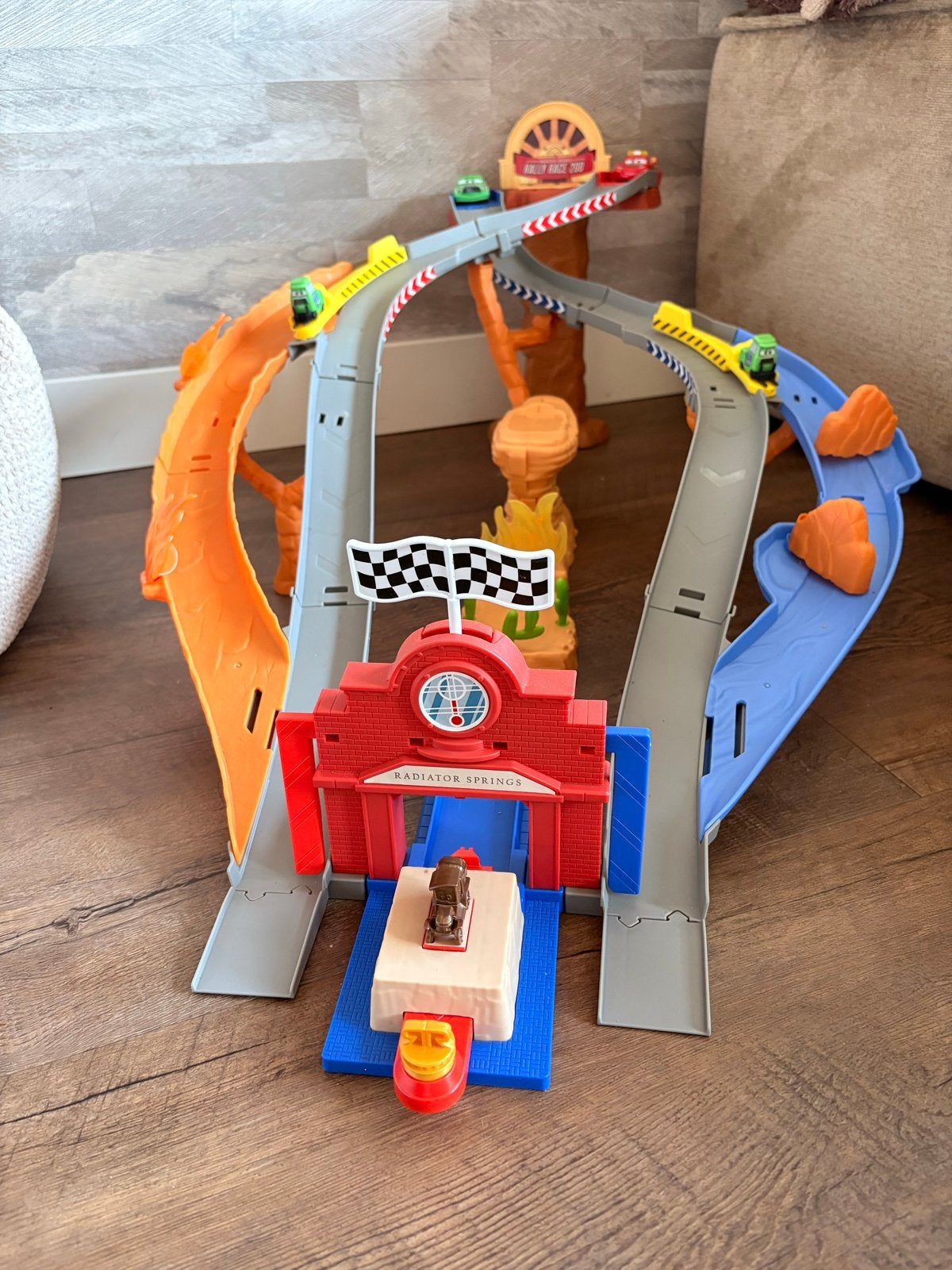 Cars Racebaan Radiator Springs met Bliksem McQueen, Overige merken, Ophalen of Verzenden, Handmatig, Racebaan