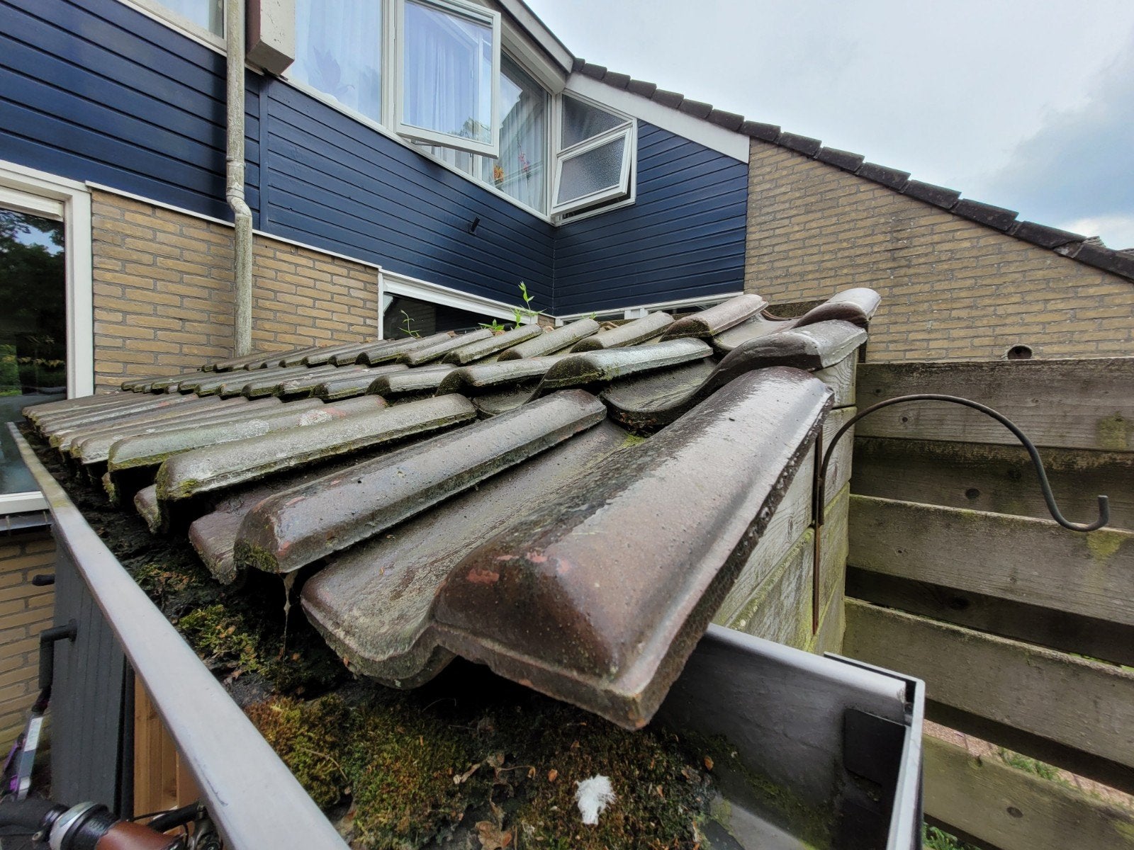 Dakpannen voor schuur of afdak gratis af te halen, Doe-het-zelf en Verbouw, Dakpannen en Dakbedekking, Ophalen, Gebruikt, Steen of Klei