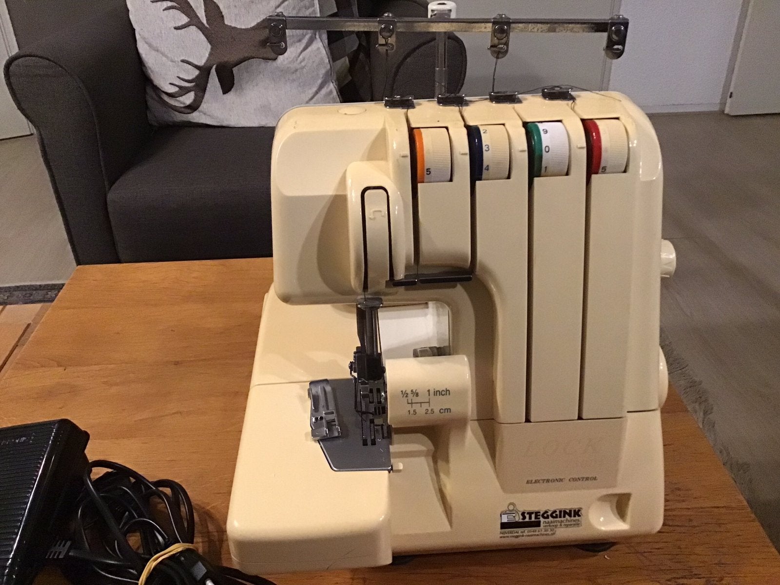 Pfaff hobby lock, Ophalen of Verzenden, Zo goed als nieuw, Naaimachine, Pfaff
