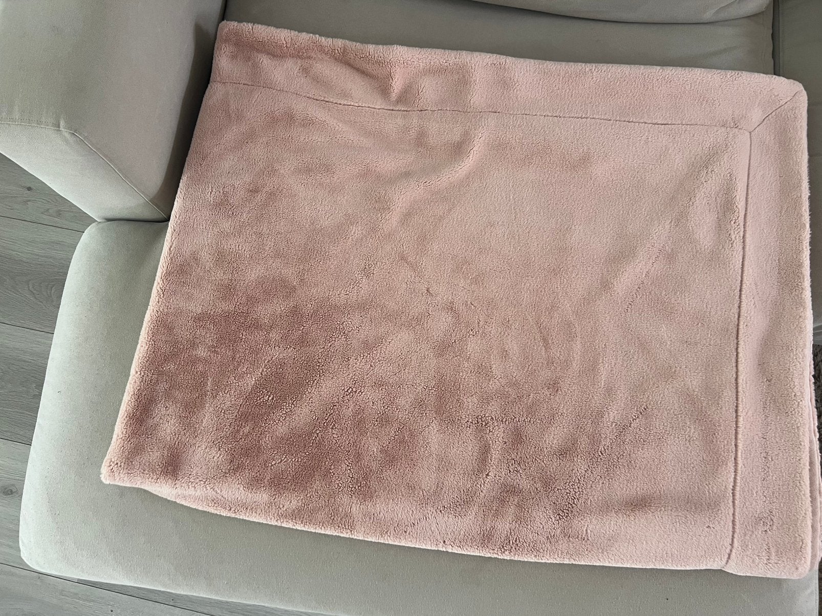 Essenza deken/plaid Furry Rose, Huis en Inrichting, Ophalen of Verzenden, Zo goed als nieuw