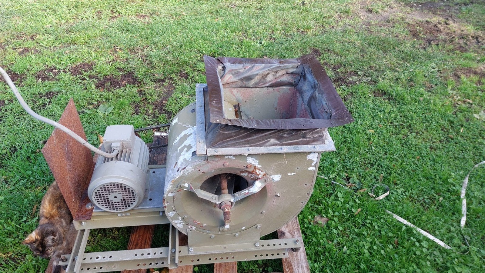 Krachtige 380V Afzuiger - Industriële Ventilator, Ophalen, Gebruikt, Afzuiger