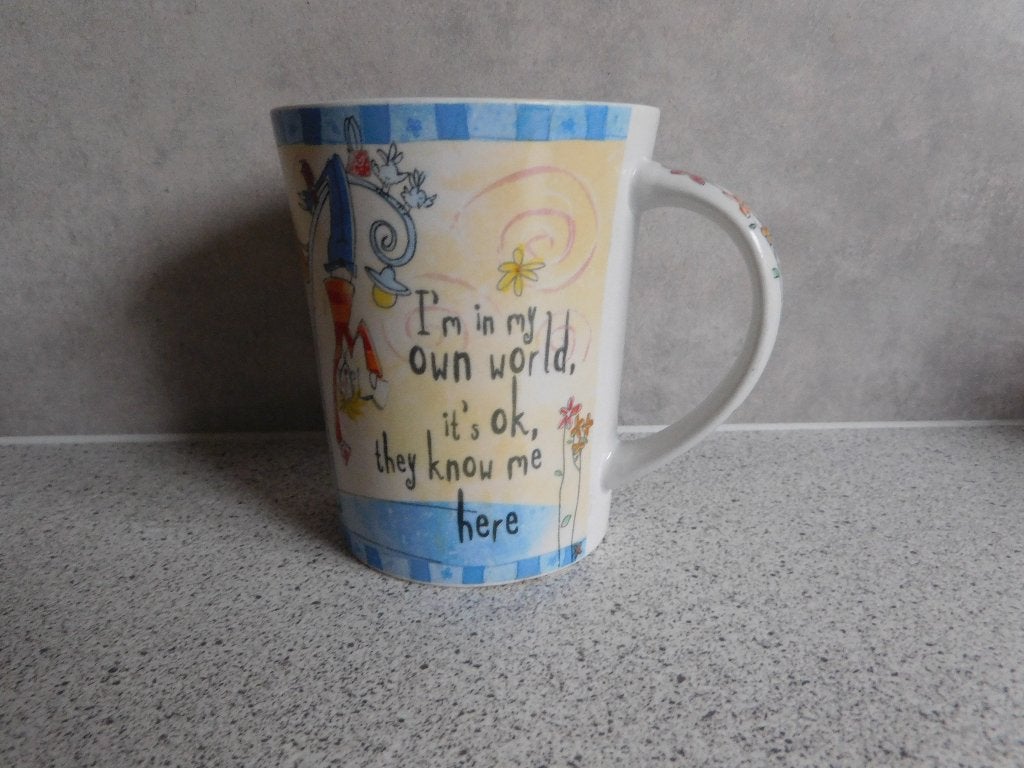 Mok 11x9 cm. In my own world.. Born to shop Johnson Brothers, Gebruikt, Ophalen of Verzenden, Overige stijlen, Kop(pen) en/of Schotel(s)