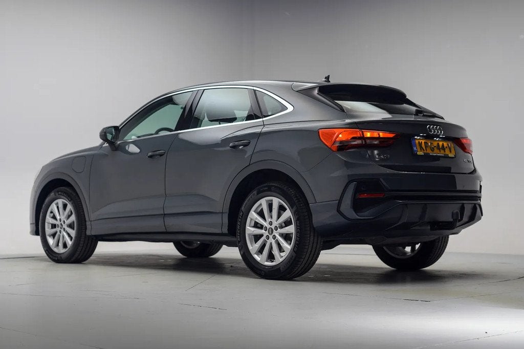 Audi Q3 Sportback 45 TFSI e S Line [ Virtual Leder Trekhaak, Auto's, Audi, Gebruikt, 116 pk, Hybride Elektrisch/Benzine, SUV of Terreinwagen