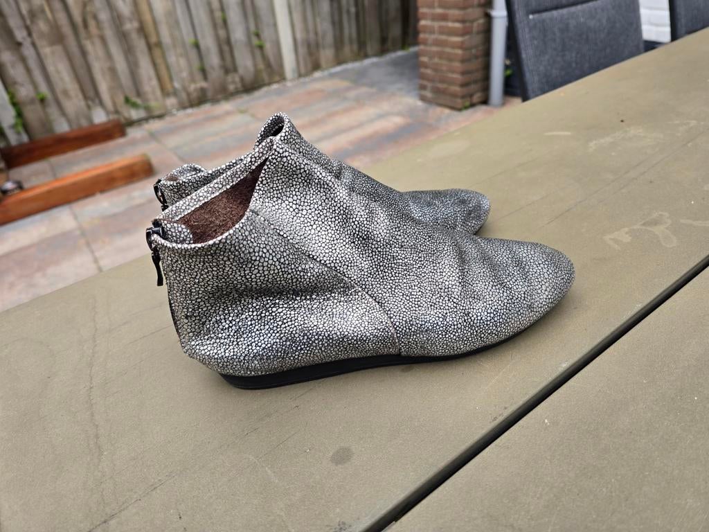 Arche chique zilver grijze soepele enkellaarsjes maat 39, Kleding | Dames, Schoenen, Ophalen of Verzenden, Zo goed als nieuw, Grijs