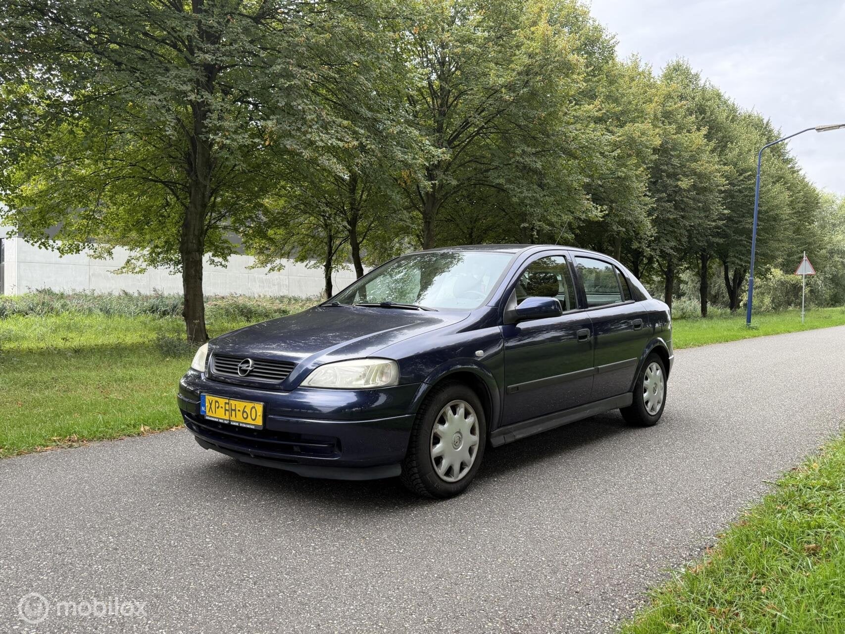 Opel Astra 1.6 Club*AUTOMAAT*TREKHAAK*APK 07/27, Auto's, Stof, Gebruikt, Zwart, 4 cilinders
