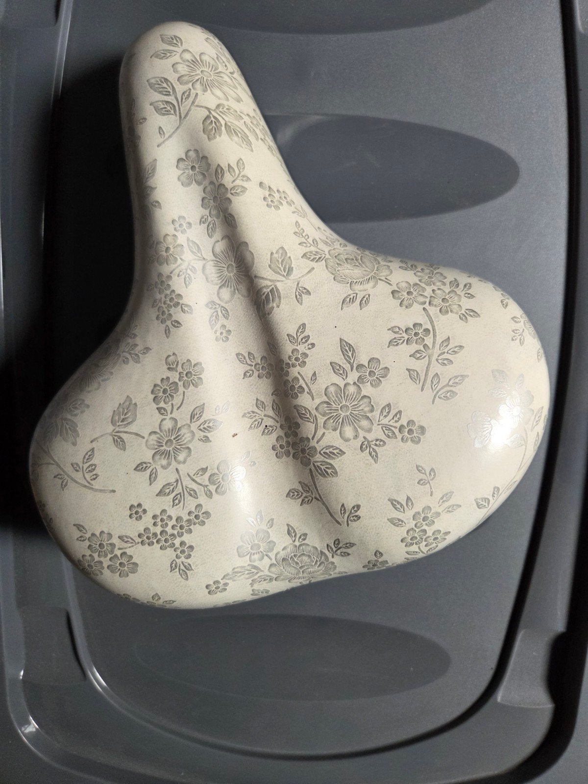 Fietszadel met bloemenprint - Comfortabel en stijlvol, Elektrische fiets, Gebruikt, Onbekend, Kunststof