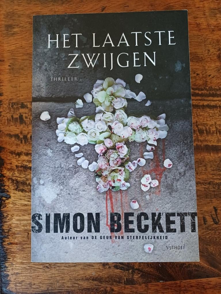 Simon Beckett - Het laatste zwijgen, Boeken, Thrillers, Zo goed als nieuw, Ophalen of Verzenden