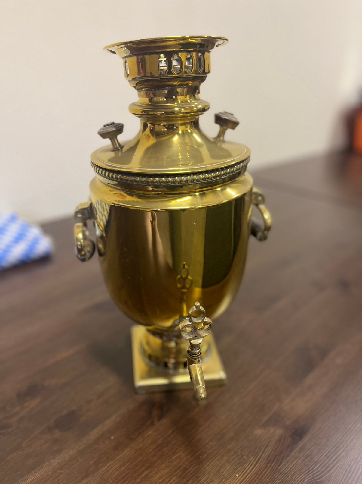 Antieke samovar, Ophalen