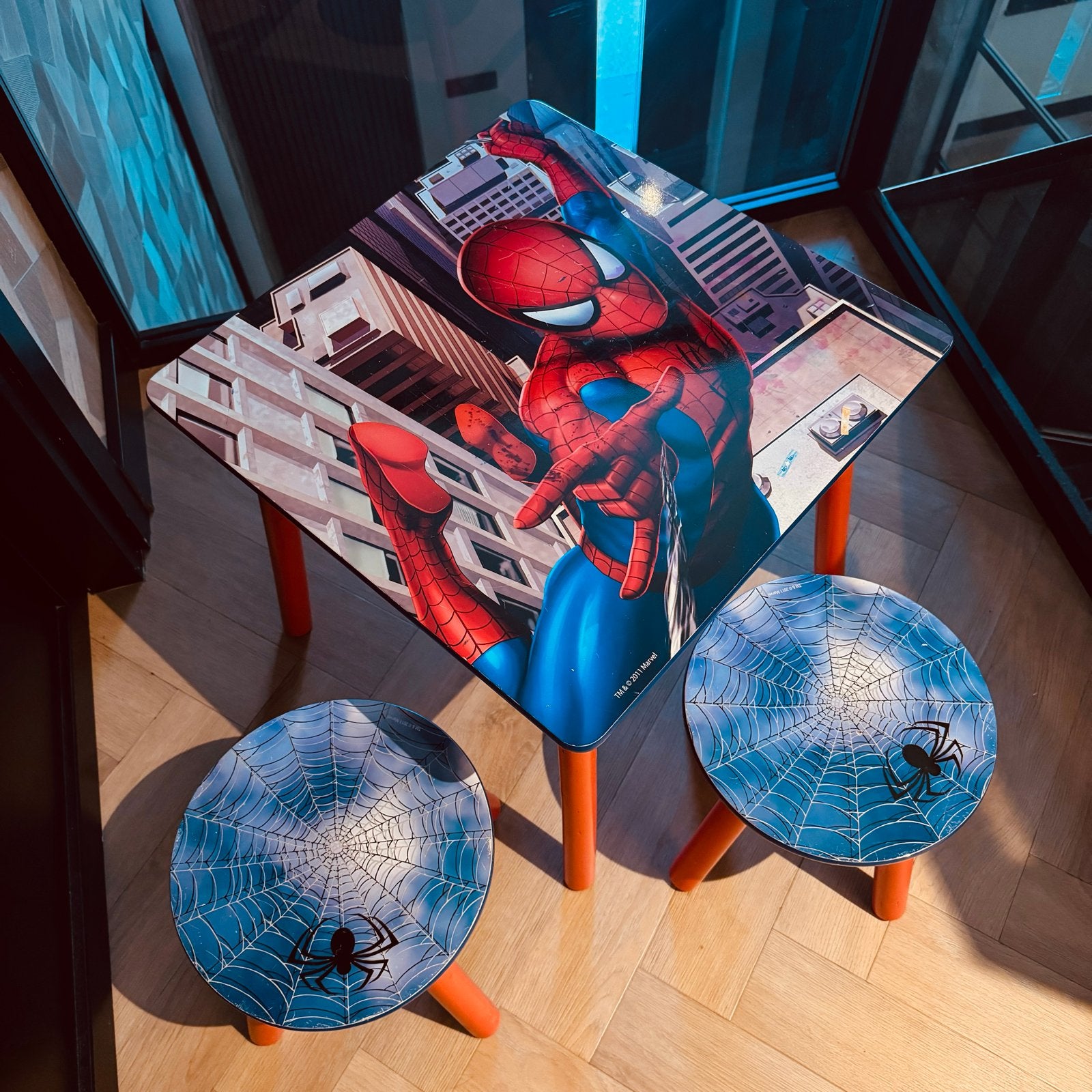 Marvel Spiderman tafel met 2 krukjes, Ophalen, Gebruikt, Tafel(s) en Stoel(en)