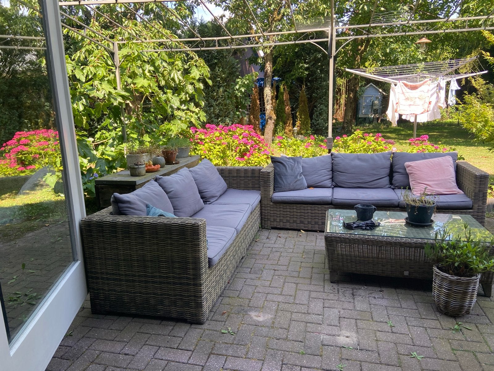 Loungeset met 2 banken en salontafel, Tuin en Terras, Tuinsets en Loungesets, Ophalen, Gebruikt, 6 zitplaatsen, Loungeset