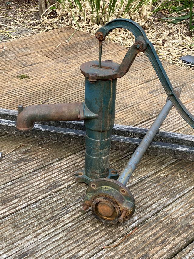 Zwengelpomp waterpomp gietijzer met zuigbuis met filter 2, Ophalen, Gebruikt, Handmatig, Regentonpomp