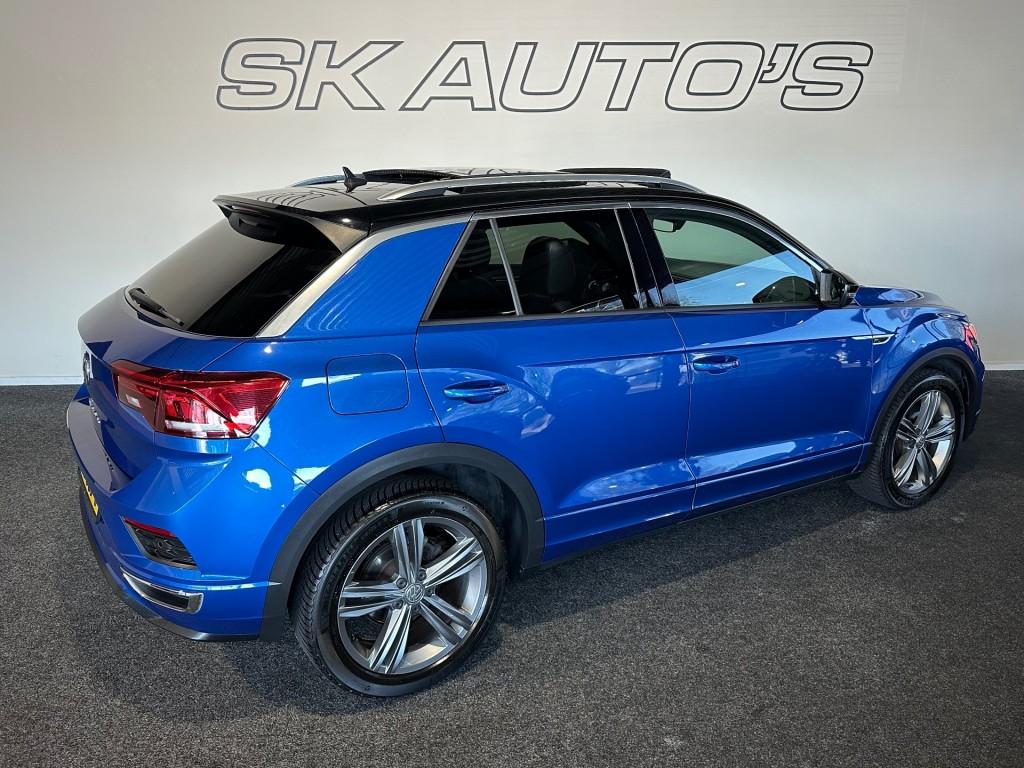 Volkswagen T-ROC 1.5 TSI SPORT l NAP l PANO l STOELVERW l VI, Automaat, Euro 6, 4 cilinders, Blauw
