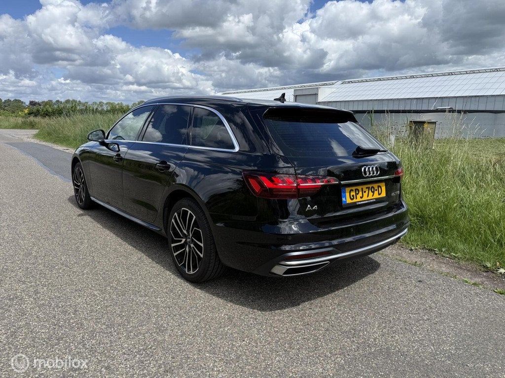 Audi A4 40 TFSI Pro Line / CarPlay / Matrix / ACC / Navi, Stof, Gebruikt, 1984 cc, Zwart
