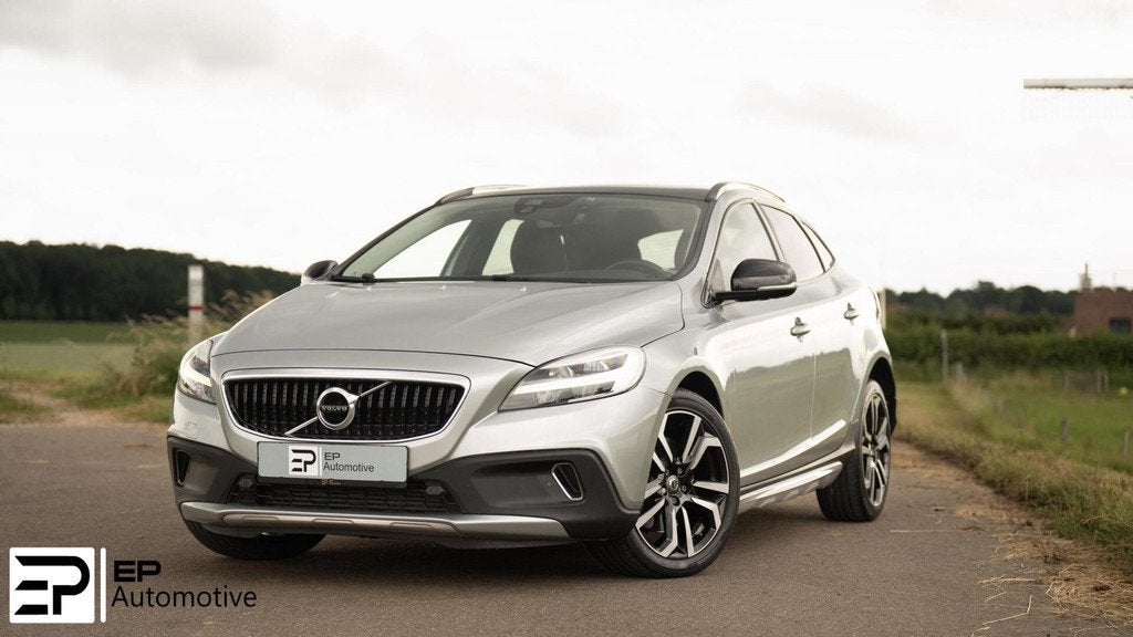 Volvo V40 Cross Country 2.0 T5 AWD Summum|Trekhaak|H&K Audio, Automaat, Gebruikt, Zwart, 4 cilinders