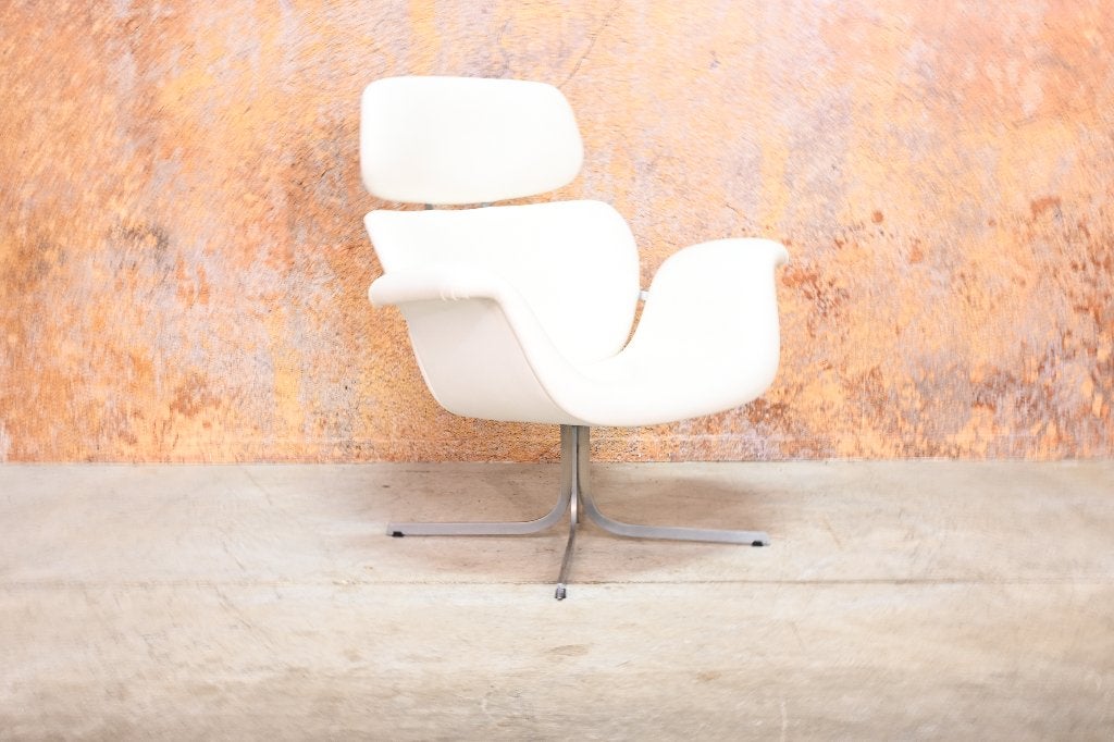 Als NIEUW! witte leren Artifort Big Tulip design fauteuil, Huis en Inrichting, Artifort, 75 tot 100 cm, Ophalen of Verzenden, Zo goed als nieuw