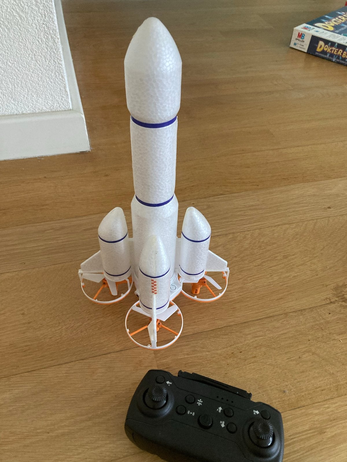 Leuke speelgoeddrone in de vorm van een raket, Ophalen of Verzenden, Gebruikt