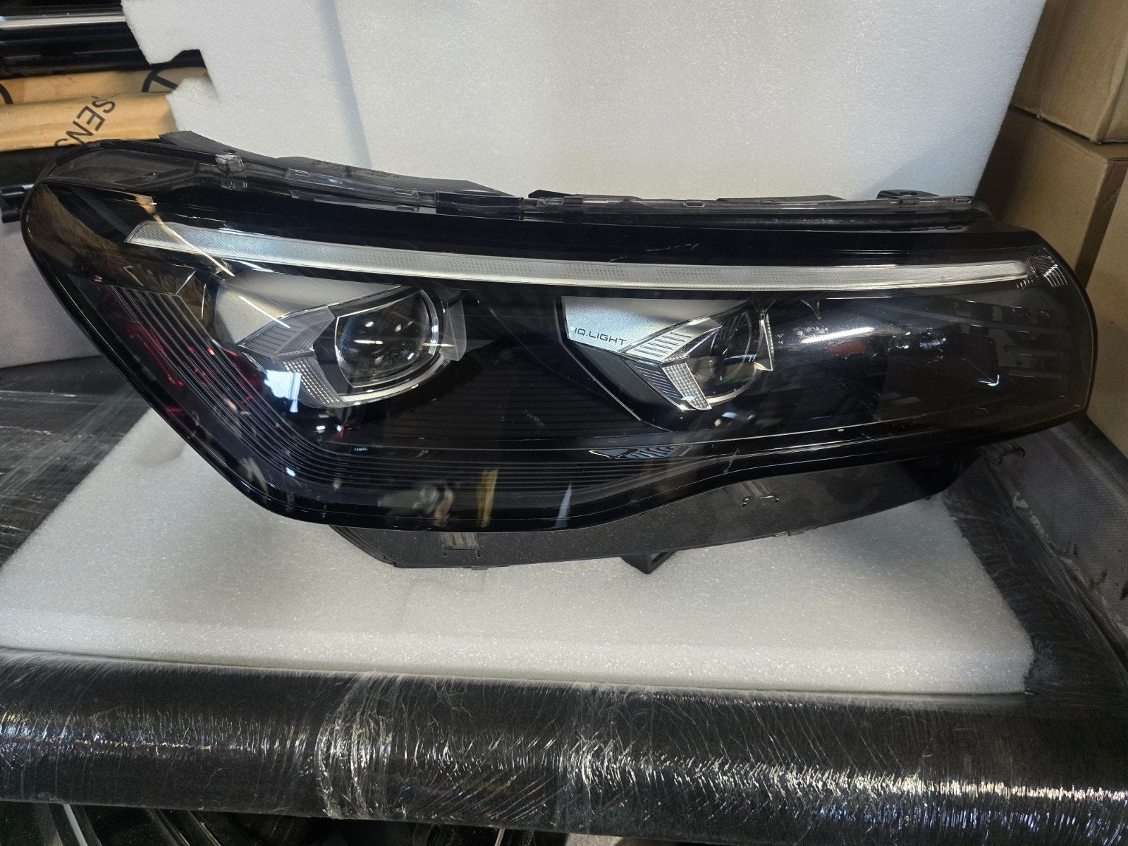 Koplamp IQ Light rechts VW Tiguan 571 bj 2024-heden, Auto-onderdelen, Gebruikt, Volkswagen, Wolfsburg, Ophalen of Verzenden